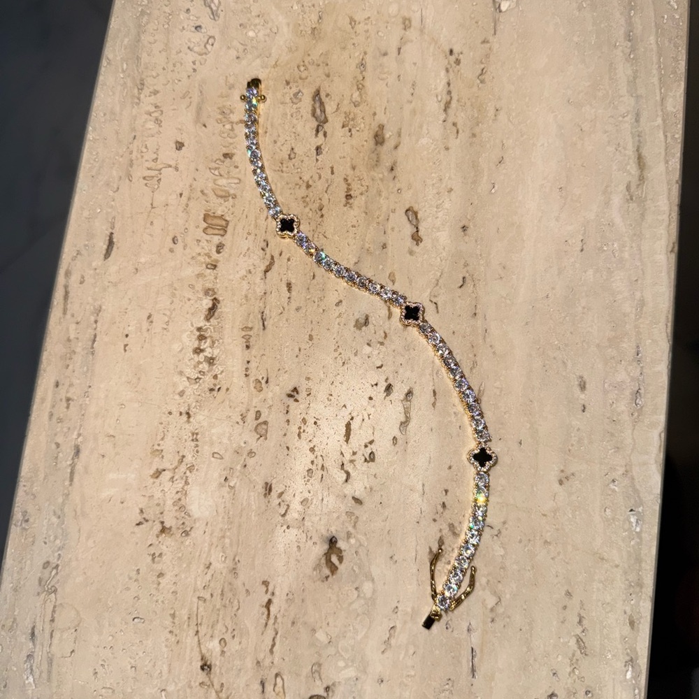 Elegant Gold and Black Women's Bracelet